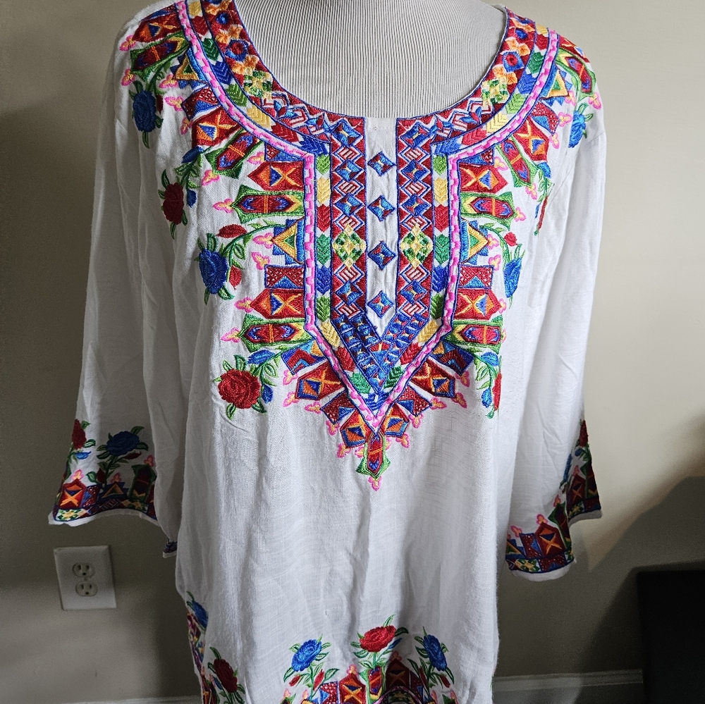 Embroidered White Floral Women's Top 100% Rayon Multi Color Top Size XL. - Picture 7 of 13